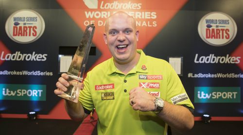 Michael van Gerwen gewinnt die World Series of Darts Finals zum dritten Mal in Folge