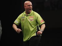 Michael van Gerwen festigt durch den Doppelsieg gegen Peter Wright und Adrian Lewis seinen zweiten Tabellenplatz