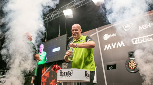 Rauch steigt auf für Michael van Gerwen
