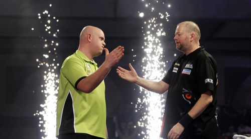 Im WM-Halbfinale zwischen Michael van Gerwen und Raymond van Barneveld wurden drei Rekorde gebrochen