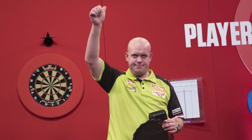 Michael van Gerwen mit dem Silberteller für den Zweiten