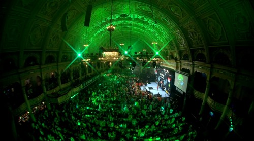 Emperess Ballroom in grün für Michael van Gerwen
