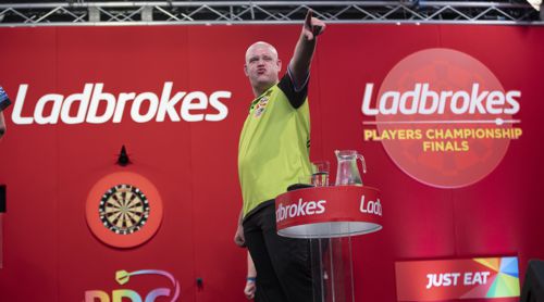 Michael van Gerwen mit ersten TV-9-Darter 2019