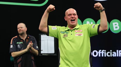 Michael van Gerwen freut sich riesig über seinen vierten Masters-Titel hintereinander