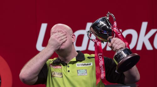 Van Gerwen holt die Players Championship Finals zum sechsten Mal