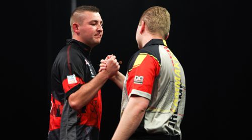 Nathan Aspinall 6:4 Dimitri Van den Bergh