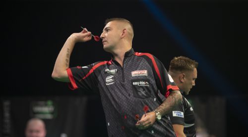 Nathan Aspinall zeigte gegen Gerwyn Price, wer derzeit der bessere Spieler ist
