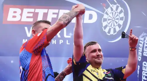 Littler schreibt mit perfektem Leg Matchplay-Geschichte