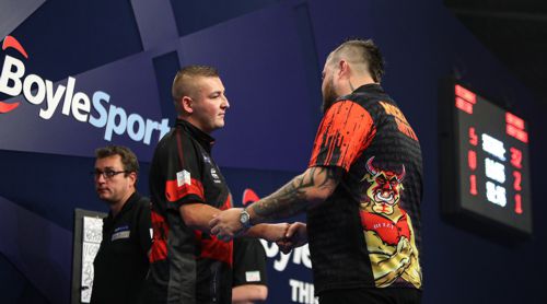 Nathan Aspinall 2:1 Michael Smith