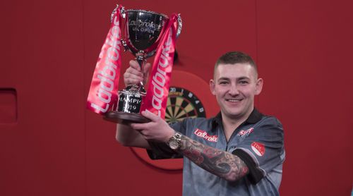 Nathan Aspinall gewinnt mit den UK Open 2019 sein erstes Major-Turnier