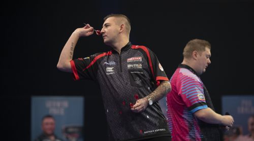 Nathan Aspinall kurzer Prozess mit Ricky Evans