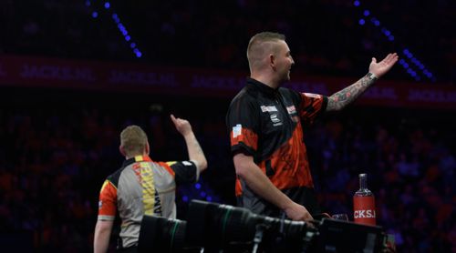 Nathan Aspinall 6:4 Dimitri Van den Bergh