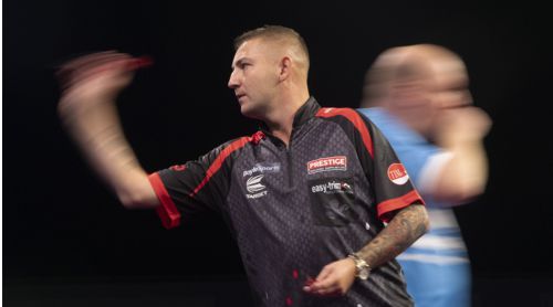 Nathan Aspinall schlägt schwachen Vincent van der Voort