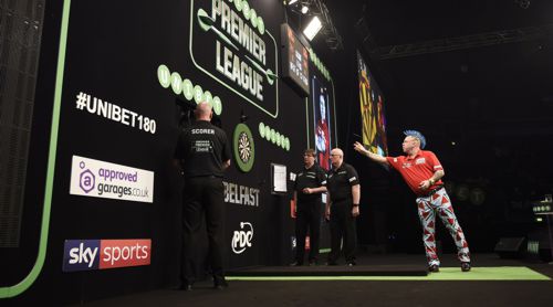 Peter Wright holt in Belfast einen wichtigen Punkt