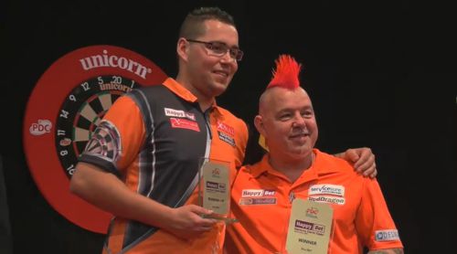 Peter Wright gewinnt aufgrund seiner Doppelstärke die German Open