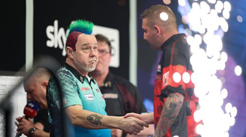 Peter Wright 6:5 Nathan Aspinall