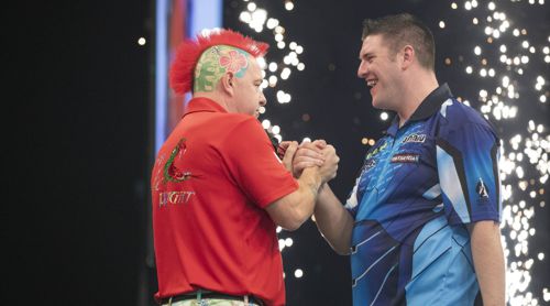 Peter Wright und Daryl Gurney freundschaftlich