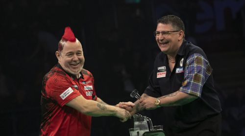 Peter Wright und Gary Anderson freundschaftlich