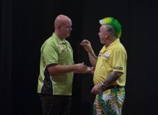 Peter Wright verpasste gegen Michael van Gerwen den Finaleinzug Peter Wright verpasste gegen Michael van Gerwen den Finaleinzug