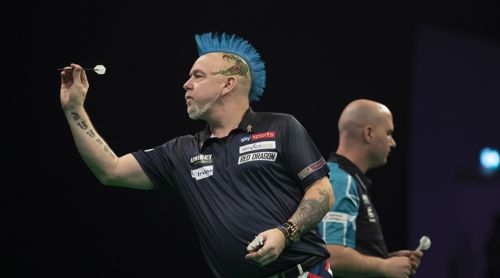 Peter Wright deutlich stärker als Rob Cross