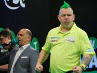 100 Punkte im Schnitt reichten für Peter Wright, um Ian White nach Hause zu schicken