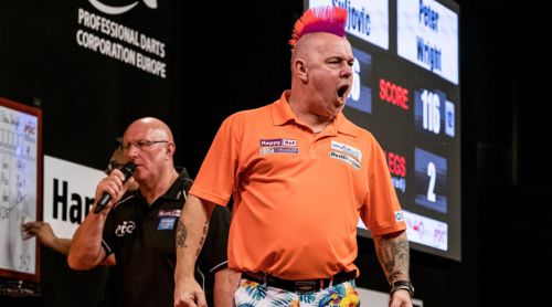 Peter Wright freut sich über seinen vierten Sieg auf der European Tour 2017