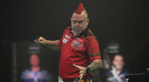 Peter Wright beißt sich in der Spitze der Premier League fest