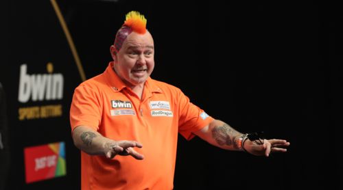 Peter Wright hatte für das Halbfinale des Grand Slam of Darts orange Kleidung angelegt