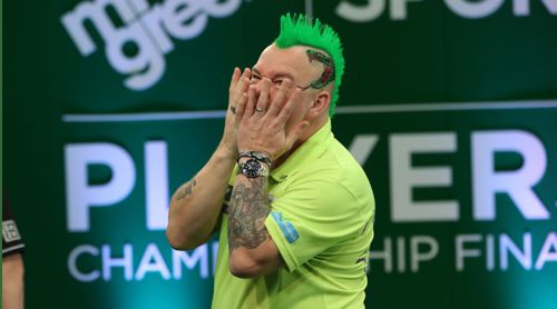 Peter Wright ist verzweifelt über sein Ausscheiden in der ersten Runde der Players Championship Finals