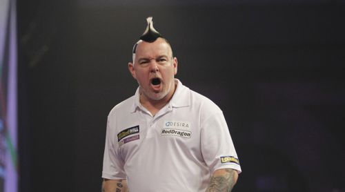 Peter Wright trat im Achtelfinale der Dart WM in schwarz und weiß und mit Schachbrettmuster an