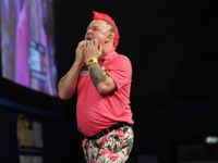 103 Punkte im Schnitt reichten für Peter Wright nicht, um Adrian Lewis zu bezwingen