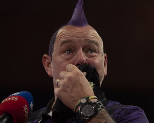 Peter Wright weint