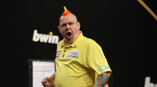 Peter Wright hatte sich für das Grand Slam Finale in gelb gekleidet