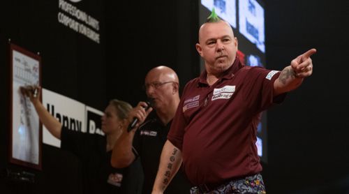 Peter Wright zeigt den Weg nach obe