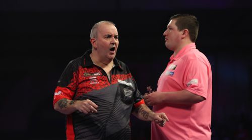 Phil Taylor hatte keine Probleme mit Keegan Brown und trifft nun auf Gary Anderson