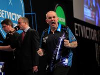 Phil Taylor ist weiter auf dem Weg zur Titelverteidigung