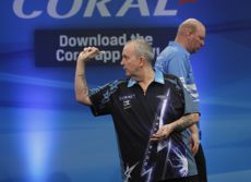 Phil Taylor besiegt Vincent van der Voort
