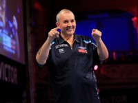 Phil Taylor zeigt wo es lang geht - immer nach vorne