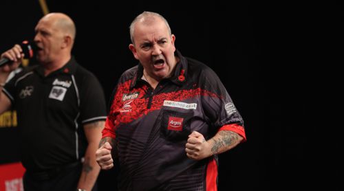 Phil Taylor präsentierte zu seinem letzten Grand Slam ein neues Dartshirt seines Ausrüsters Target Darts