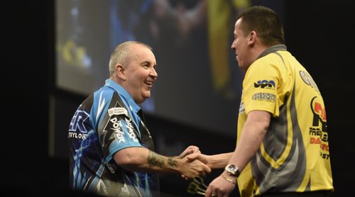 Phil Taylor und Dave Chisnall am 12. Spieltag der Premier League Darts