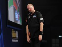 Erneut findet Raymond van Barneveld zu spät in eine Partie, diesmal kann er sie nicht mehr drehen