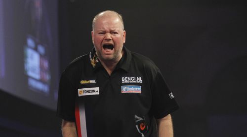 Raymond van Barneveld gewinnt einen Krimi gegen Adrian Lewis