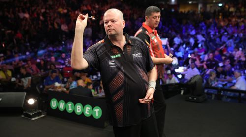 Raymond van Barneveld unterliegt Mensur Suljovic in der Champions League