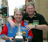 Raymond van Barneveld und Phil Taylor - die Krönung des Dartsports Raymond van Barneveld und Phil Taylor - die Krönung des Dartsports