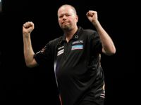 Raymond van Barneveld entscheidet den ewigen Klassiker gegen Phil Taylor für sich