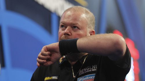 Raymond van Barneveld muss sich trotz überragender Leistung geschlagen geben