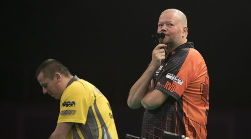 Raymond van Barneveld fragt sich, wo seine Leistung geblieben ist