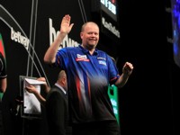 Raymond van Barneveld konnte sich in der Premier League von einem Wackelkandidaten zu einem ernstzunehmenden Play-Off-Kandidaten hochspielen