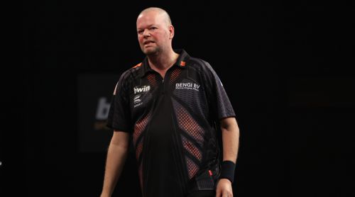 Raymond van Barneveld ist enttäuscht über sein Ausscheiden beim Grand Slam of Darts