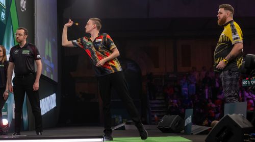 Ricardo Pietreczko auf der Bühne des Ally Pally